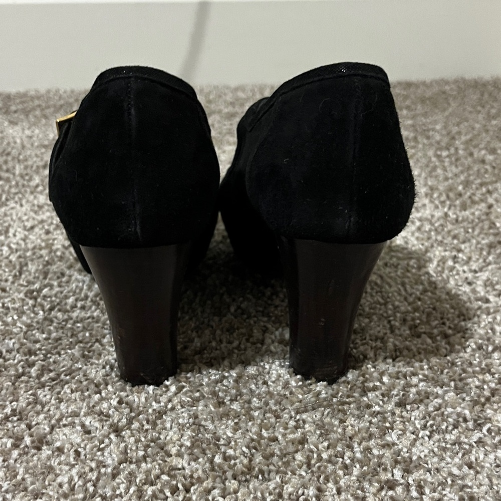 Chie Mihara Black Mary Jane Heels Pumps Size 6 Excellent Condition Gold Buckle - Picture 3 of 4